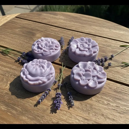 Lavanda: Goat Milk Soap with Lavender and Bergamot