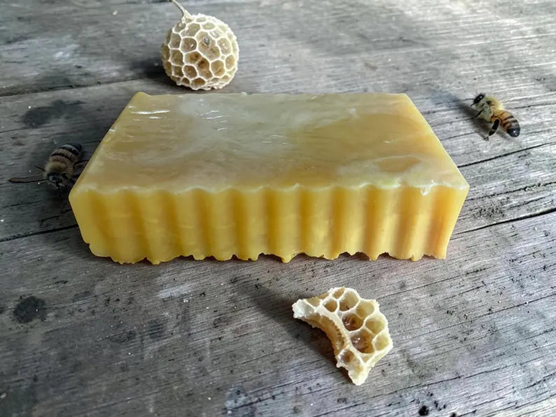 Honeycomb Glow: Goat Milk Soap with Turmeric, Honey, and Sweet Orange