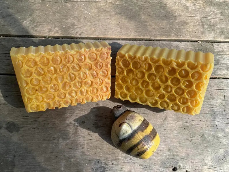 Honeycomb Glow: Goat Milk Soap with Turmeric, Honey, and Sweet Orange