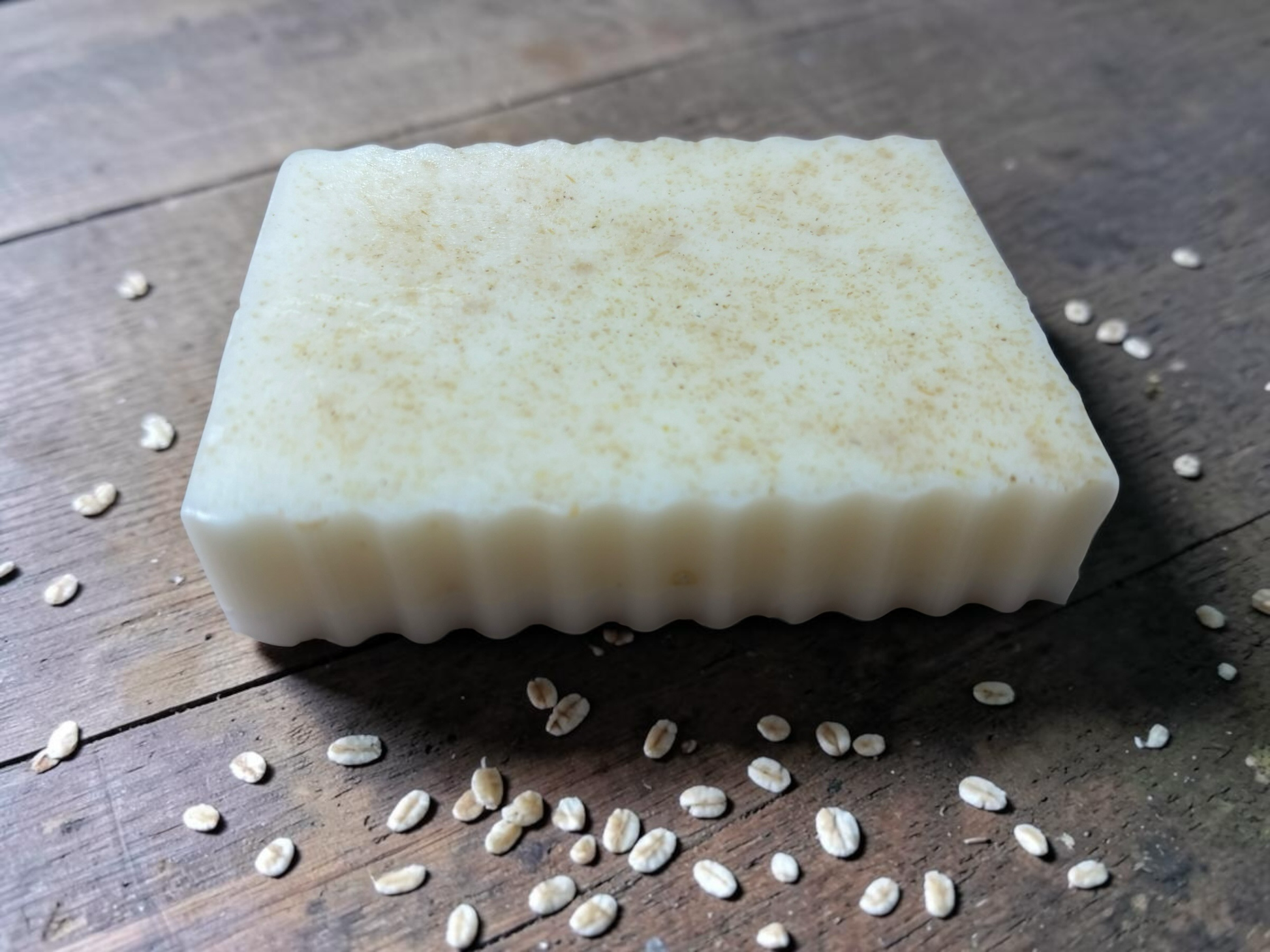 La Neve Soap and Beauty Care Oatmeal Exfoliating Bar Soap with honey, creamy lather, natural ingredients.
